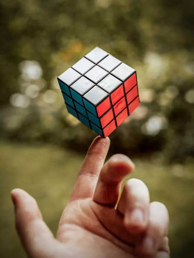 AMAZING FACTS OF RUBIK CUBE