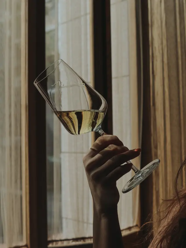 AUGUST 04 NATIONAL WHITE WINE DAY